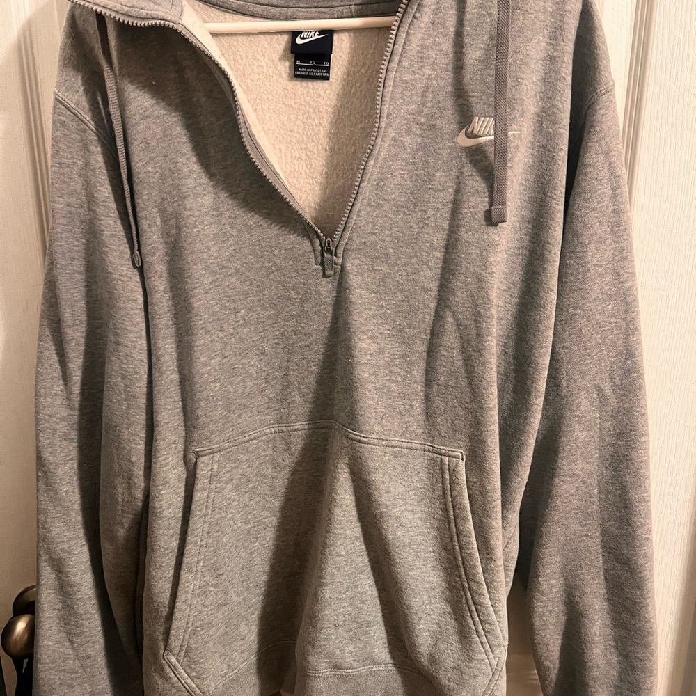 Nike Men's Gray Sweater